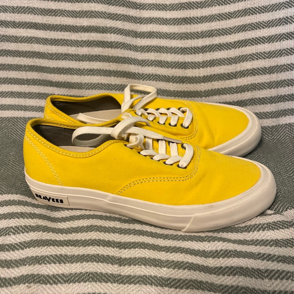 Seavees Legend Sunflower Yellow Sneakers Size 6 in EUC
